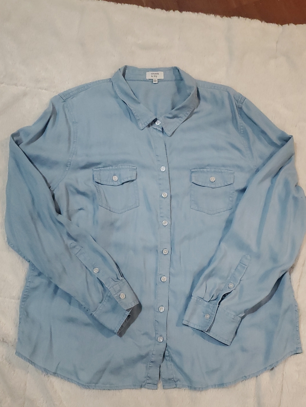crown & ivy Light Blue Lyocell Casual Button-Down Shirt